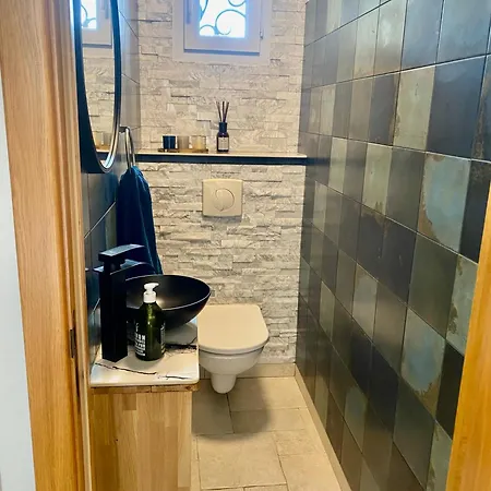 - Villa Marseille