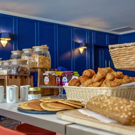 Hotel Mercure Centre Bompard La Corniche 4*