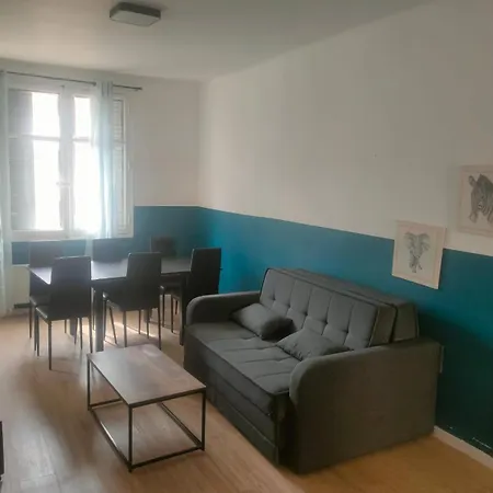Marseille: Logement Entier A 2 Pas Du Vieux Port Marseille