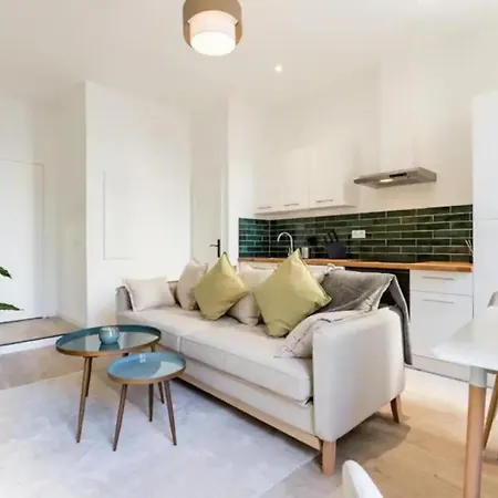 T2 Cocoon In The Heart Of Cours Julien | By Airnest Marseille