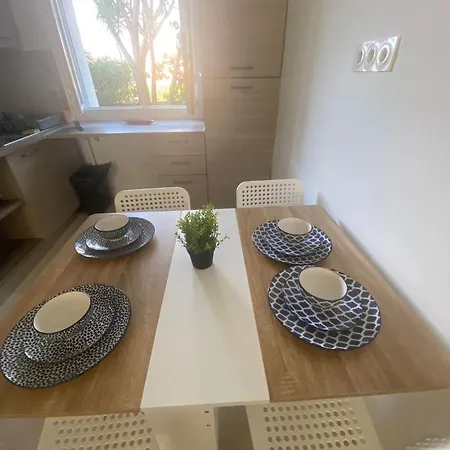 Joli Proche De La Apartment
