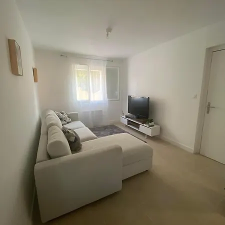 Apartment Joli Proche De La Marseille