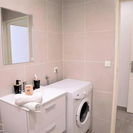 Apartment Cosy Bright In The Heart Of