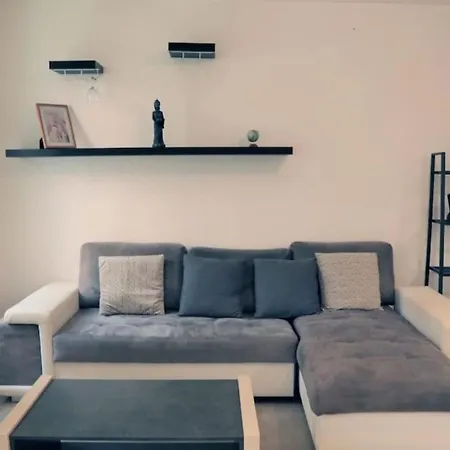 Cosy Bright In The Heart Of Apartment