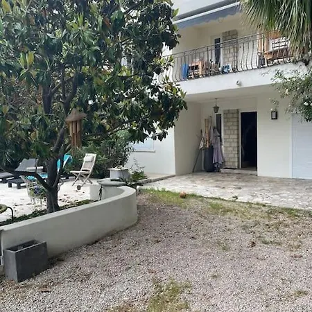 Bas De Avec Grande Piscine Apartment *