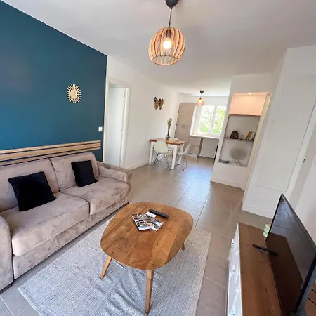T2 Pointe Rouge Apartment