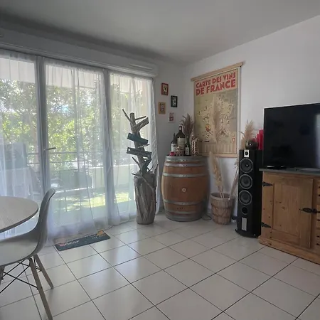 Apartment 6 Personnes Au Pied Des Calanques, Parking Et Transports En Commun