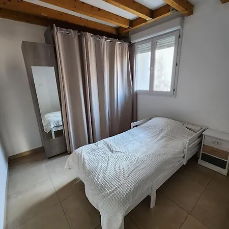Holiday home Maison Sur Les Toits Confort Marseille
