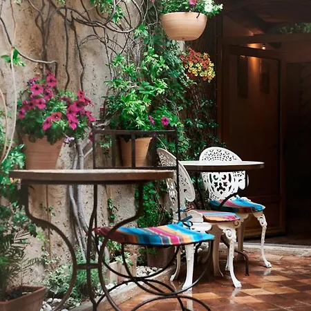 Bed & Breakfast Un Mas En Marseille