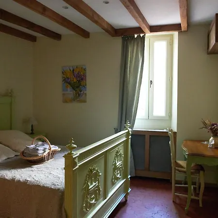 Un Mas En Bed & Breakfast