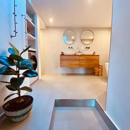 Maison Bord De Avec Jacuzzi Holiday home