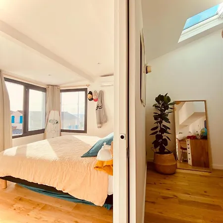 Holiday home Maison Bord De Avec Jacuzzi