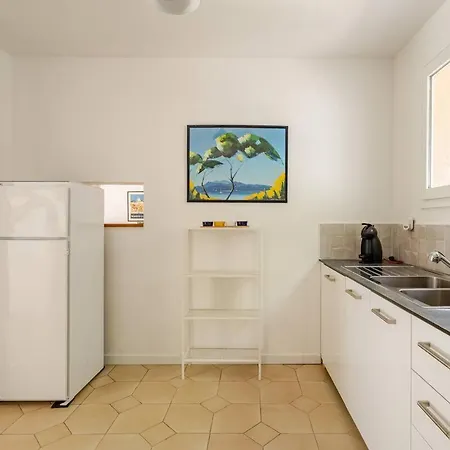 Maison De *