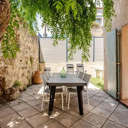 Holiday home Maison De *