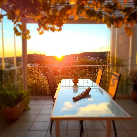 Homestay D Hotes Au Coeur Des Oliviers Marseille