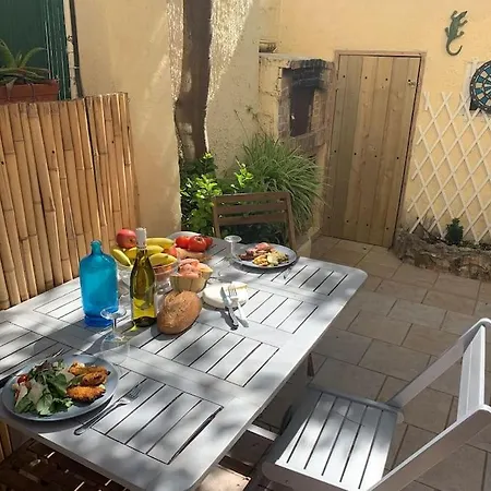 Petit Coin De Paradis Au Coeur De Marseille