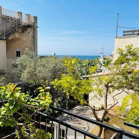 Holiday home Petit Coin De Paradis Au Coeur De Marseille