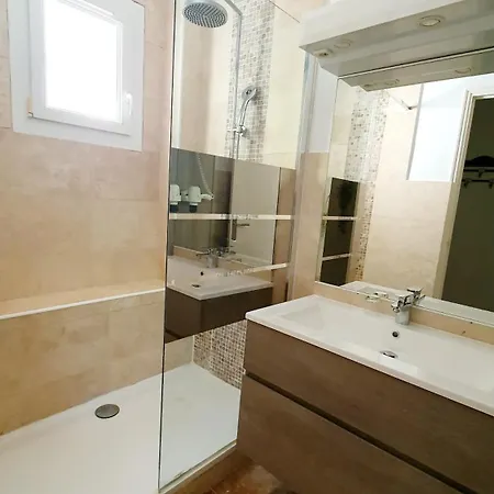 T2 Rdc Avec Piscine Holiday home *