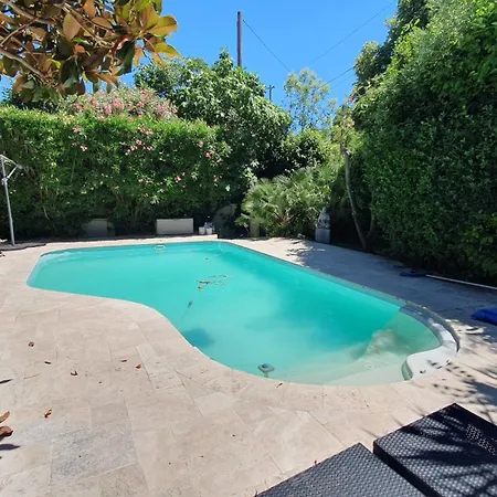 T2 Rdc Avec Piscine Holiday home *