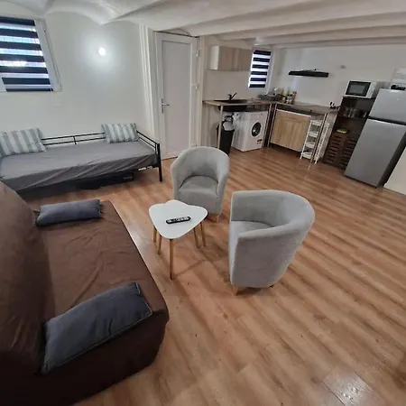 Apartment Magnifique T2 *