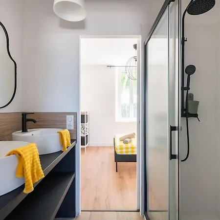 Golden Escape And Piscine Villa Marseille