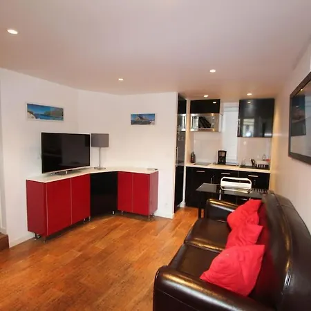 Confortable Carre D'or 2pers, Rez-de-chaussee Apartment *