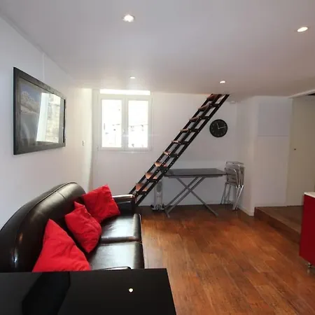 Confortable Carre D'or 2pers, Rez-de-chaussee Apartment