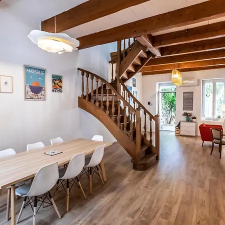 Maison Familiale Avec Grand Jardin, 2min De La Villa *