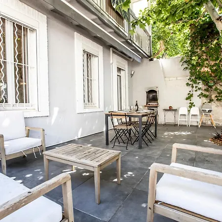 Maison Familiale Avec Grand Jardin, 2min De La Villa