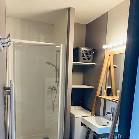 Apartment La *