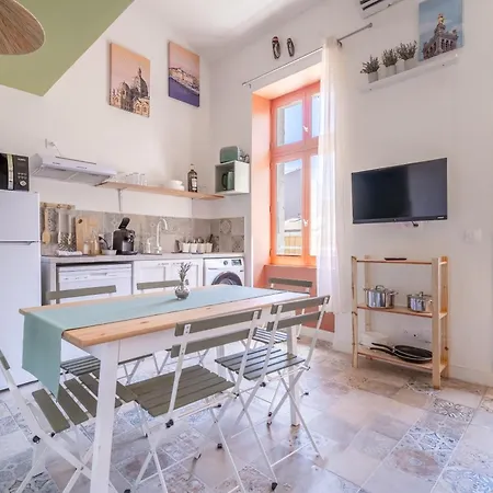 Soleil Urbain Apartment