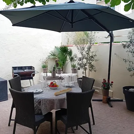Holiday home Charmante Maison Marseillaise Marseille