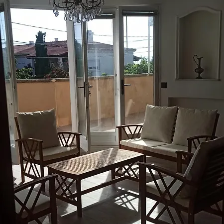 3 Avec Terrasse Vue A 150 M De La * Marseille