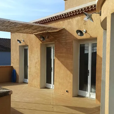 3 Avec Terrasse Vue A 150 M De La * Marseille