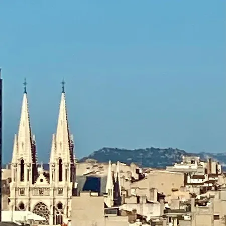 Click! Magical Views Notre-Dame, Vieux Port & Rooftops - Walk To All Marseille