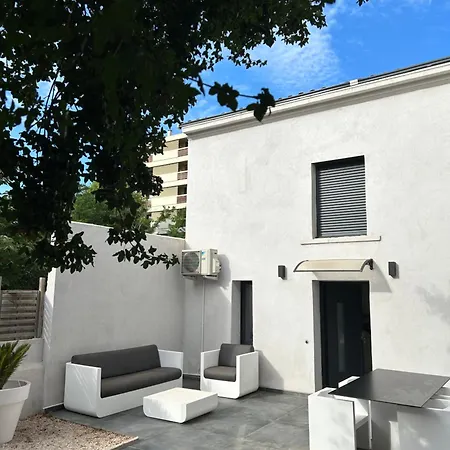 Apartment Jardin Secret En Plein Coeur Du Cabot
