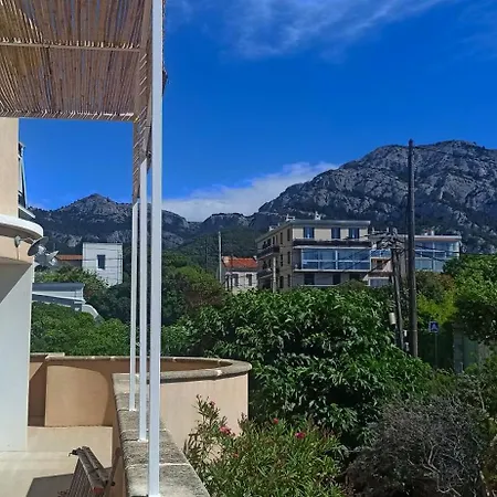 3 Avec Terrasse Vue A 150 M De La *