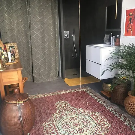 Loft Lumineux Et Colore En Plein Centre