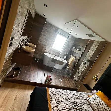 Appartement Luxueux Design Architecte Tout Equipes 85M2 Sur 2 Niveaux Plus 2 Terrasses De 16M2 Marseille