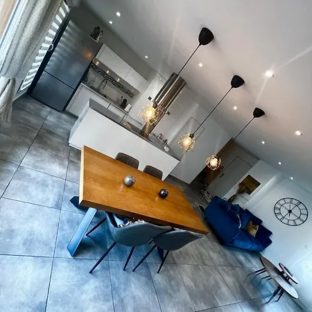 Appartement Luxueux Design Architecte Tout Equipes 85M2 Sur 2 Niveaux Plus 2 Terrasses De 16M2 * Marseille