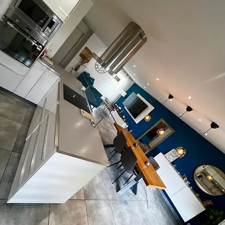 Appartement Luxueux Design Architecte Tout Equipes 85M2 Sur 2 Niveaux Plus 2 Terrasses De 16M2