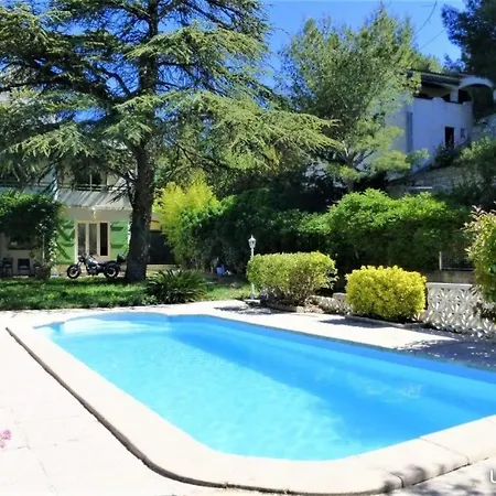 Equipe Avec Piscine Partagee Holiday home Marseille