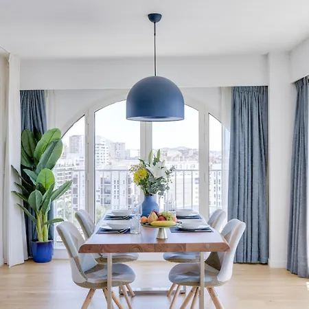 Standing, Vue Et Parking Apartment