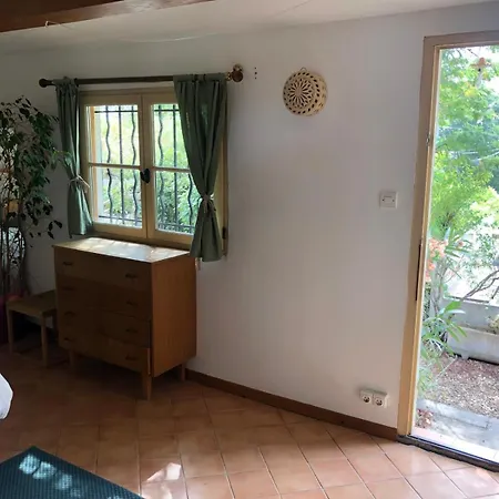 Face A La Piscine Apartment Marseille