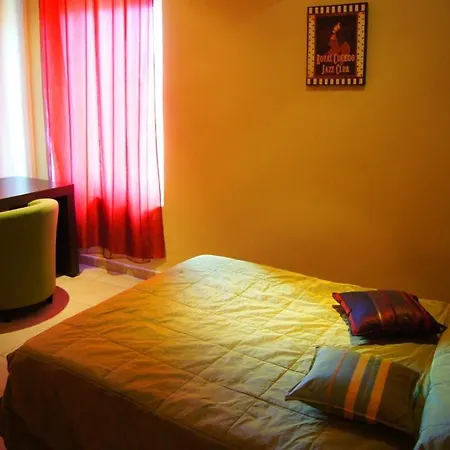 La Maillane Hotel 2*