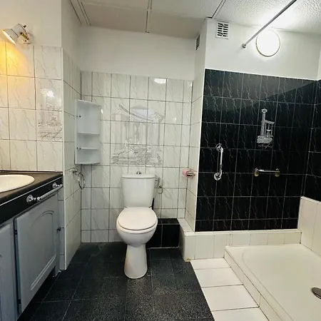 La Apartment *