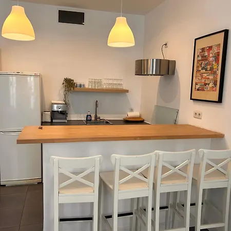 6 Personnes Place De La Joliette Appartement