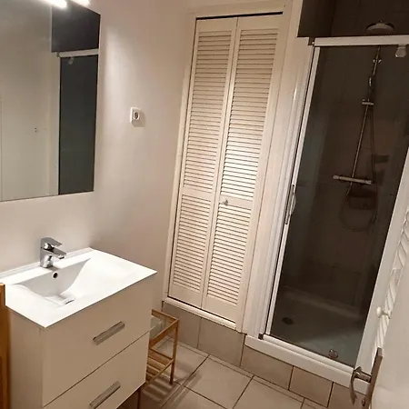 Apartment 6 Personnes Place De La Joliette Marseille