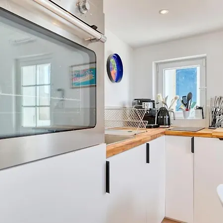 Coquet En Bord De Et Corniche Apartment