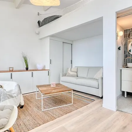 Coquet En Bord De Et Corniche Apartment